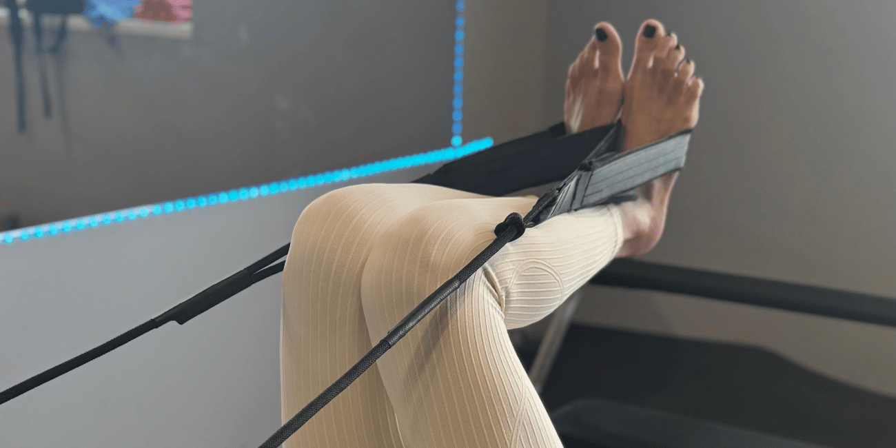 Stopy w paskach na Pilates Reformer – praca nóg w strapsach, Silver Gym Bełchatów